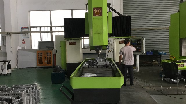 科鼎鑫數(shù)控—攪拌摩擦焊設備國內廠家！